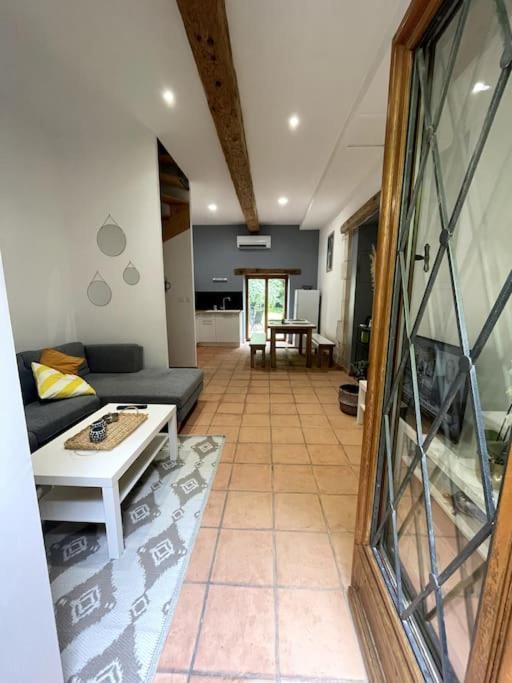Superbe Appartement Cosy Avec Jardin Nimes Exterior photo